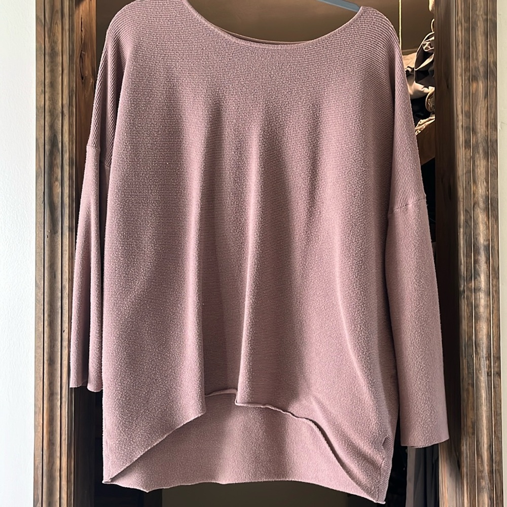 Long sleeve sweater, good condition, lightweight